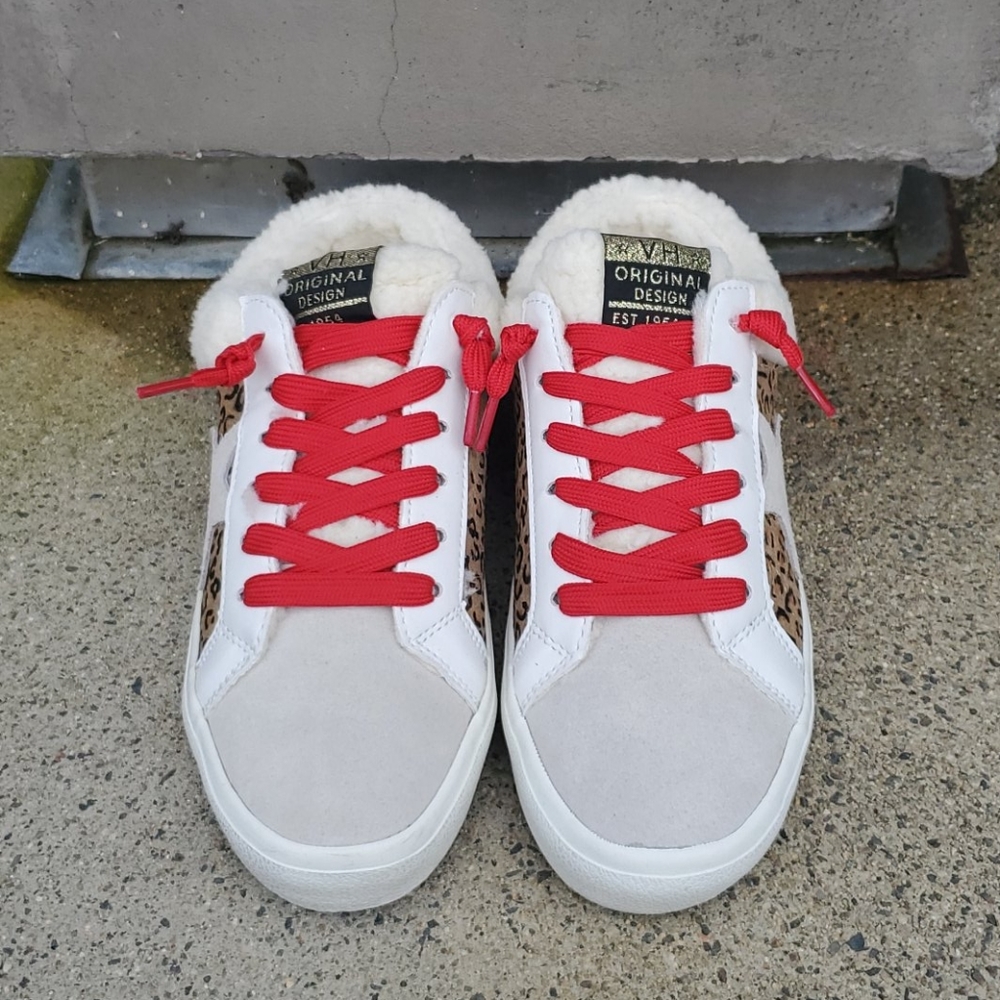 Adorable slip on sneakers with fun red laces! 😍